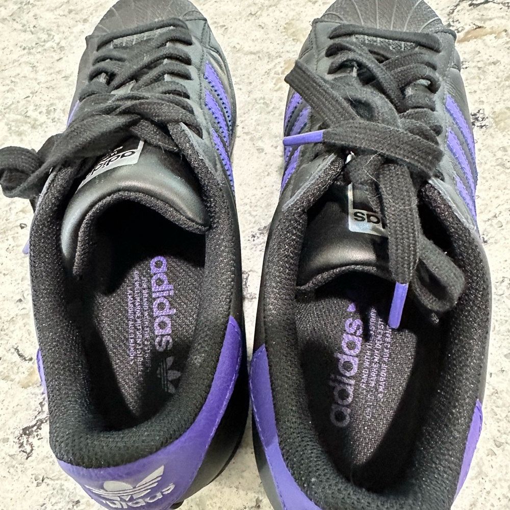 Adidas Superstar Black and Purple Leather Shoes Size 8.5 - Picture 4 of 7